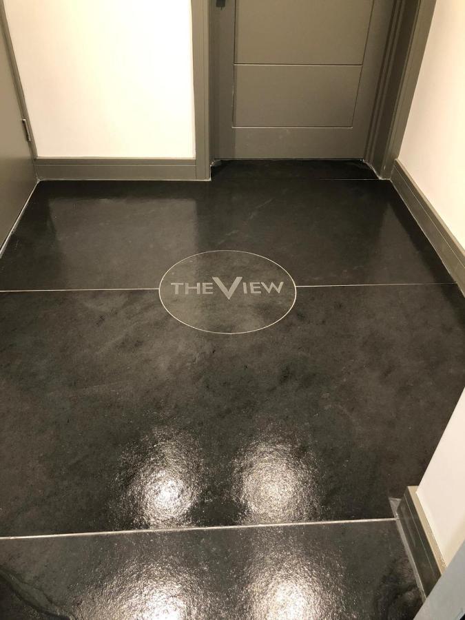 3 The View - Hot Tub, Parking, Lift, Ev Apartment *