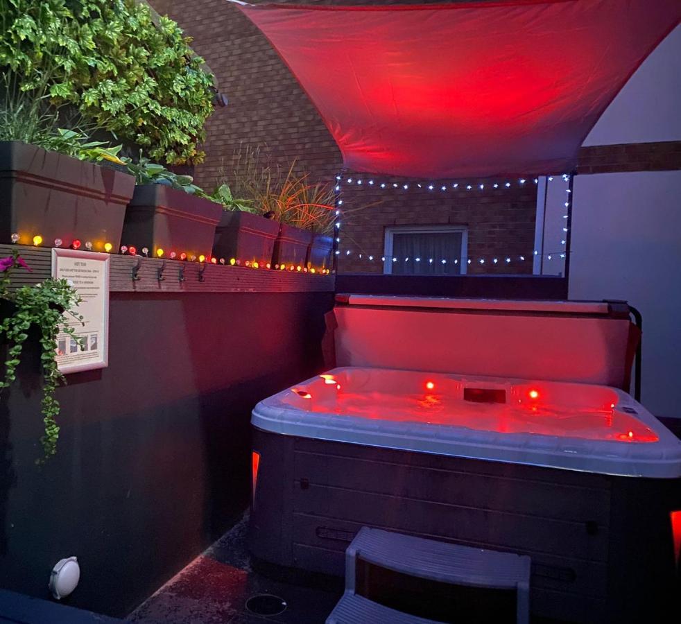 3 The View - Hot Tub, Parking, Lift, Ev Apartment