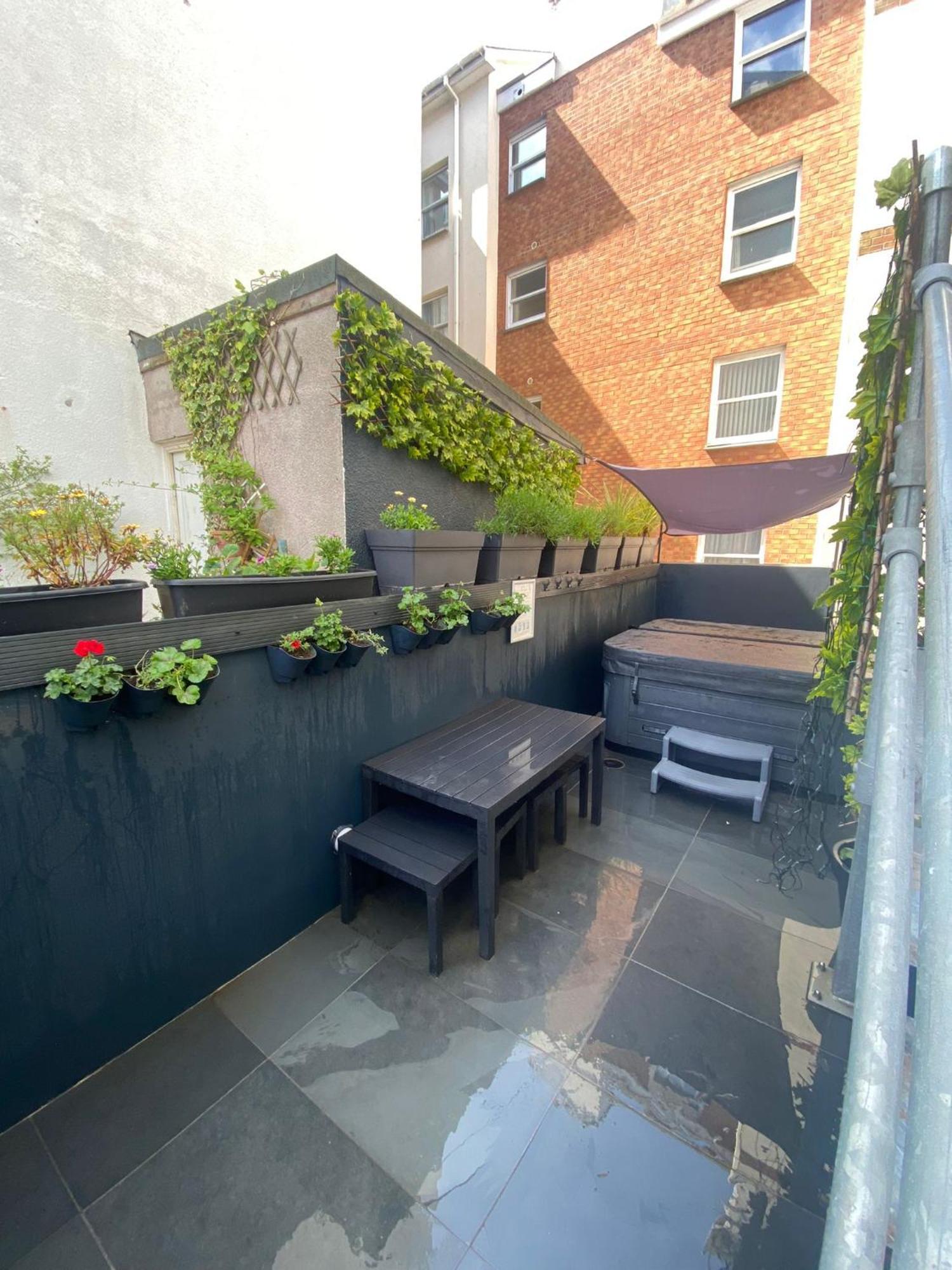 3 The View - Hot Tub, Parking, Lift, Ev Apartment