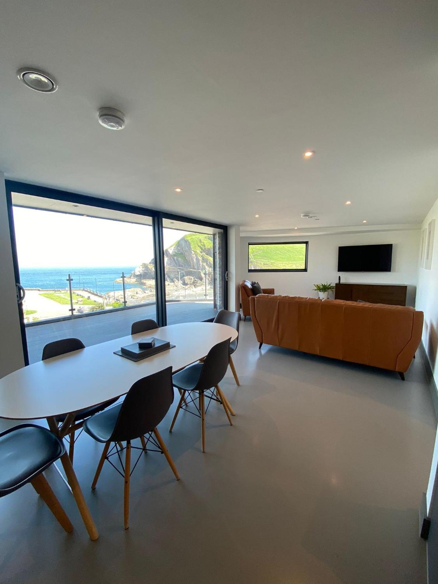 3 The View - Hot Tub, Parking, Lift, Ev